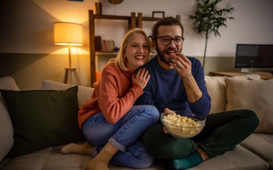 americanexpress-streaming-benefit-blue-mood-stagestatic