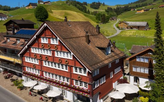 americanexpress-magazin-places-baeren-gonten-stagestatic